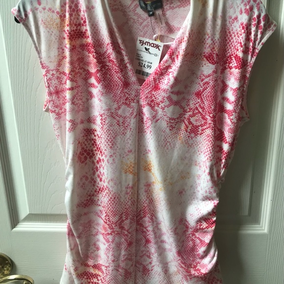 Vince Camuto Top - Picture 2 of 5